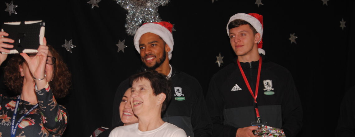 Boro trio make Christmas visit to Coulby school